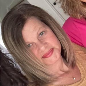 Meet your Posher, Rebecca